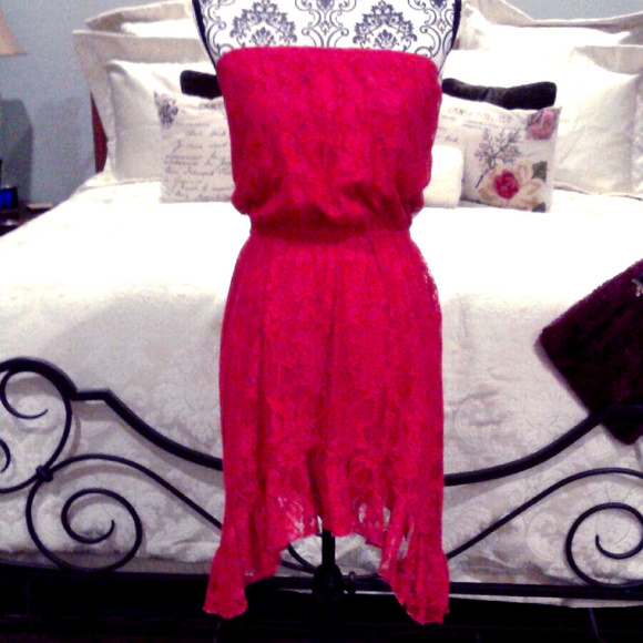 Derek Heart Dresses & Skirts - Derek Heart Red lace strapless hankercheif dress